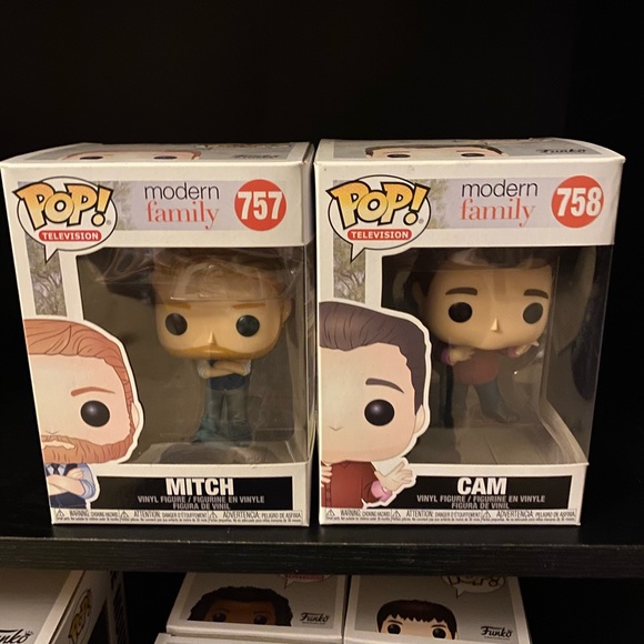 Funko Other - Set of 2 modern family funko pops